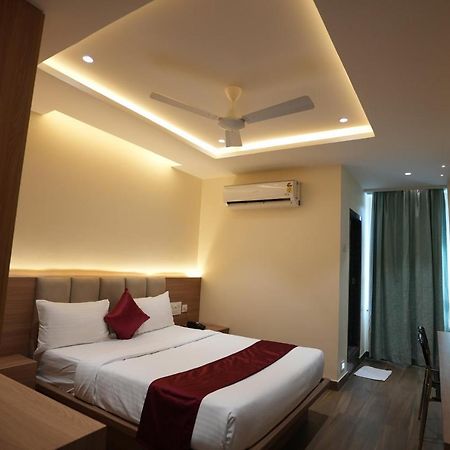 Hotel Sunrise Hospitality Виджаявада Экстерьер фото