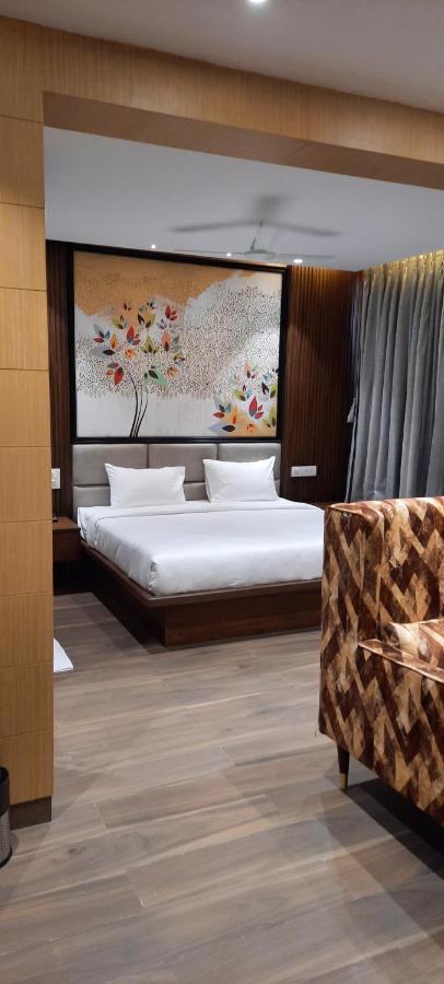 Hotel Sunrise Hospitality Виджаявада Экстерьер фото