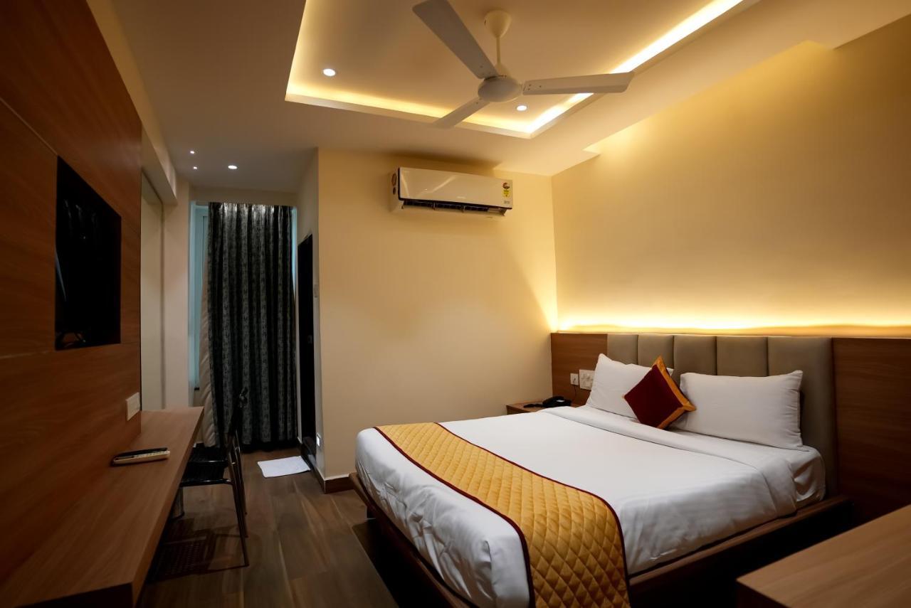 Hotel Sunrise Hospitality Виджаявада Экстерьер фото