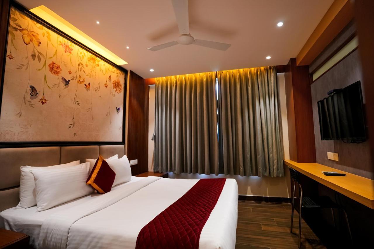 Hotel Sunrise Hospitality Виджаявада Экстерьер фото