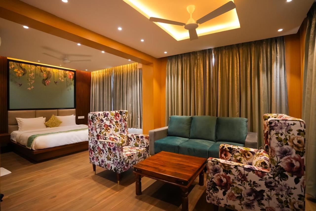Hotel Sunrise Hospitality Виджаявада Экстерьер фото