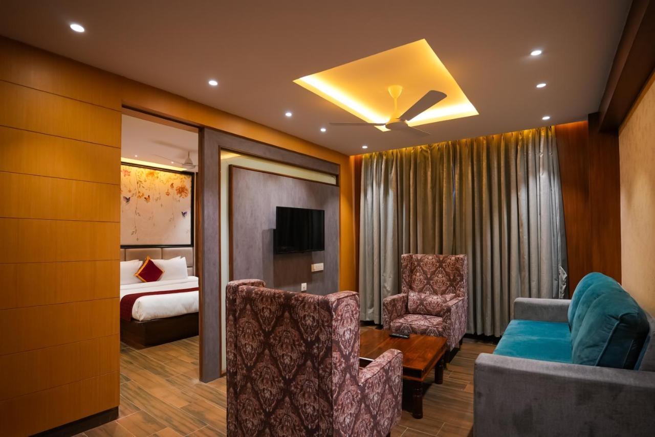 Hotel Sunrise Hospitality Виджаявада Экстерьер фото