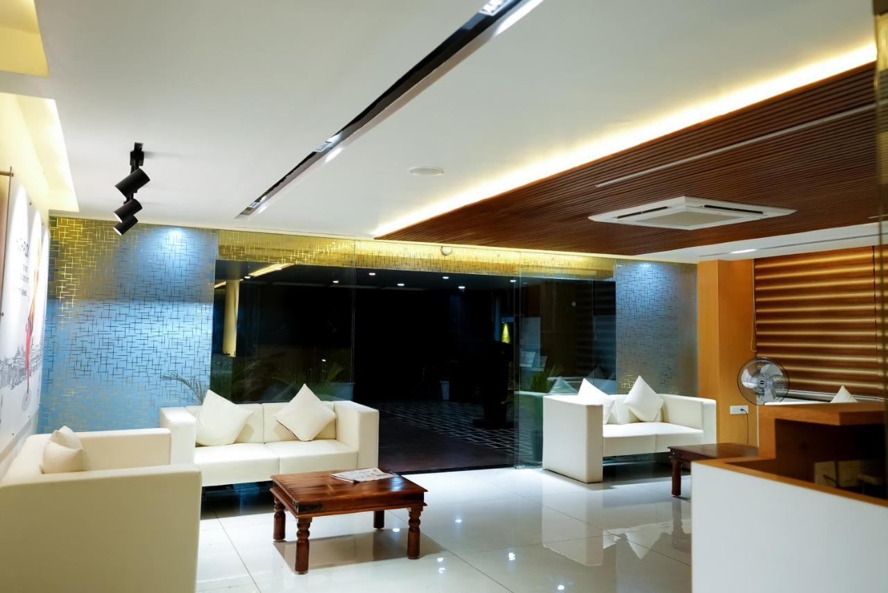 Hotel Sunrise Hospitality Виджаявада Экстерьер фото
