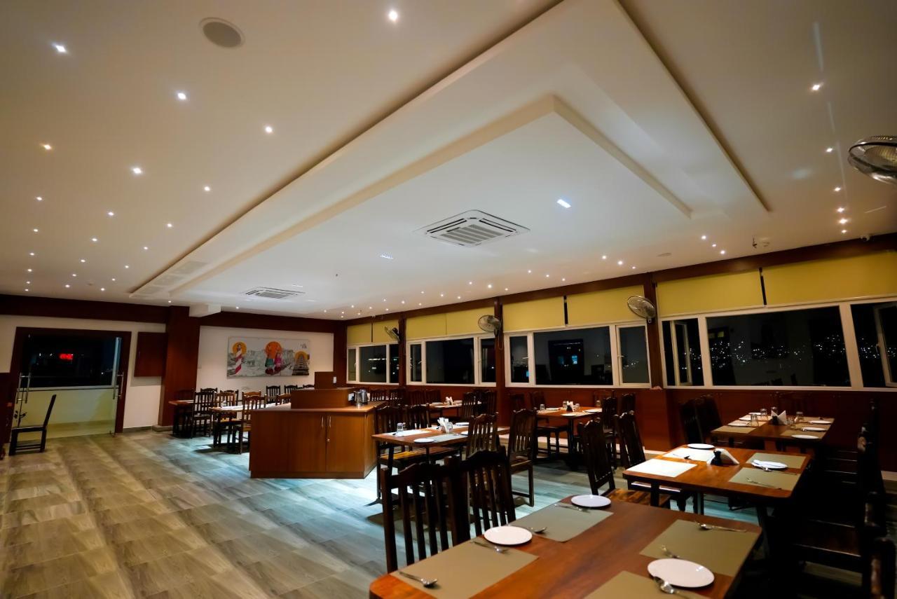Hotel Sunrise Hospitality Виджаявада Экстерьер фото