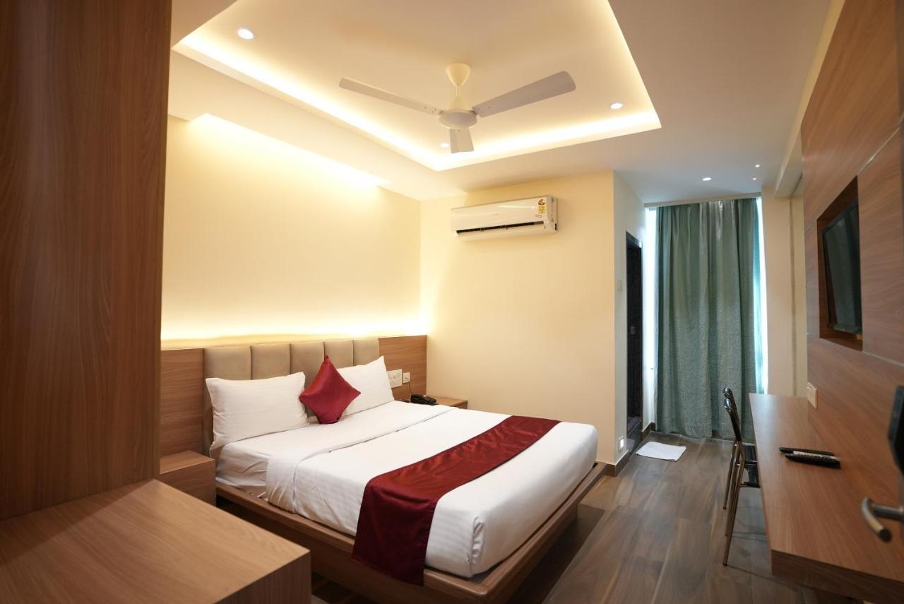 Hotel Sunrise Hospitality Виджаявада Экстерьер фото