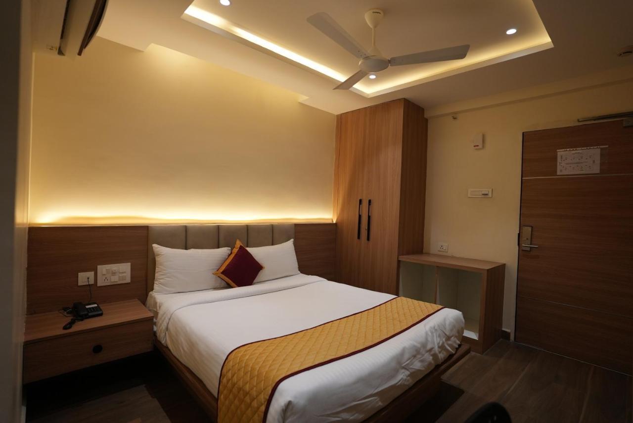 Hotel Sunrise Hospitality Виджаявада Экстерьер фото